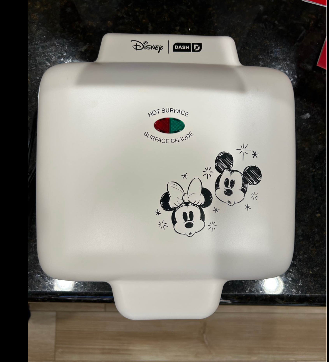 Dash Disney Mickey & Friends No Drip Nonstick Waffle Maker New In Box