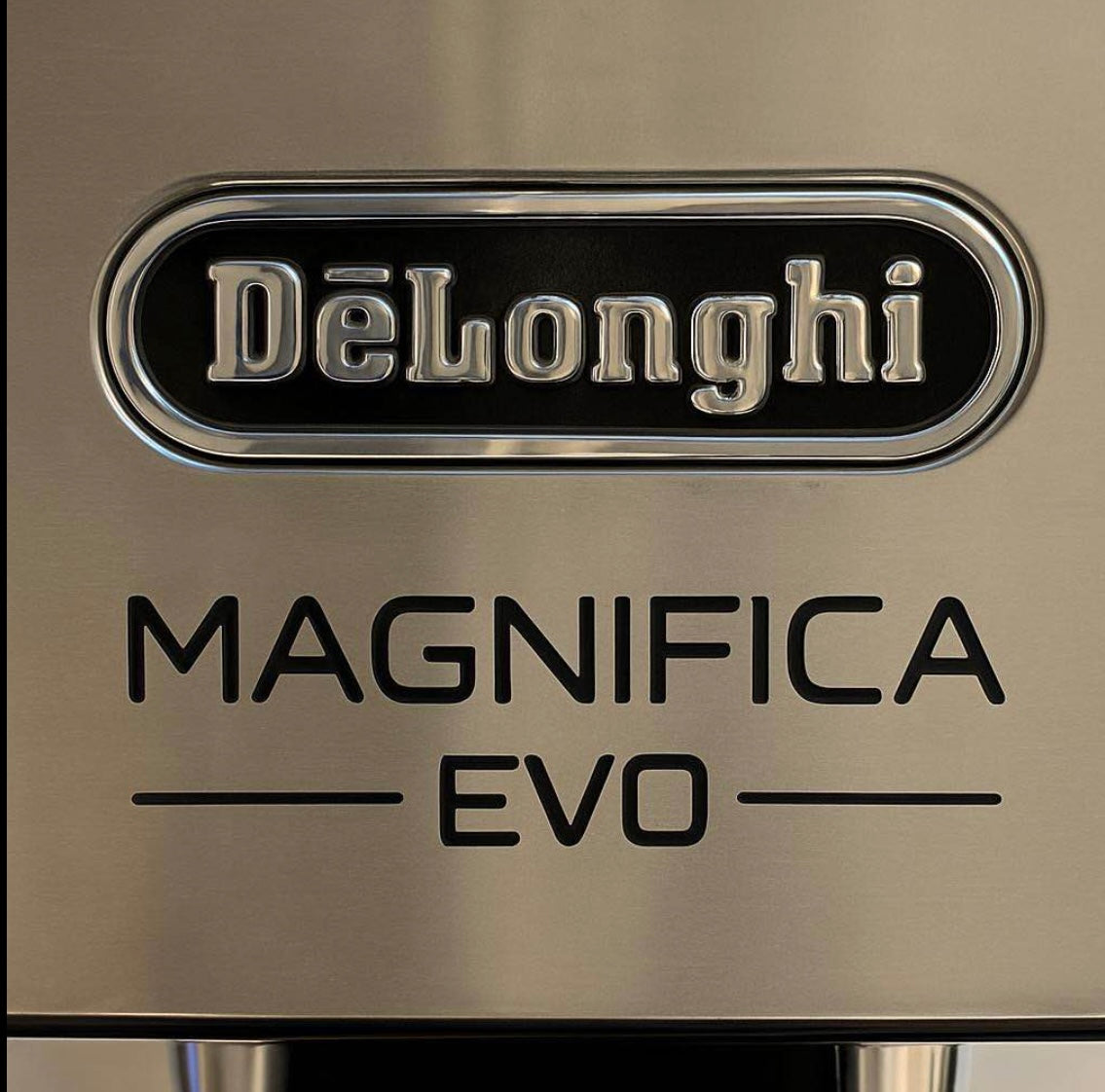 De'Longhi Magnifica Evo Automatic Coffee Espresso Machine w/ Frother Like New